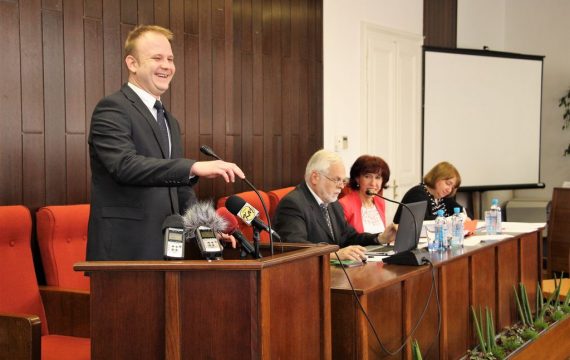 Held 31st sessions of the City Council