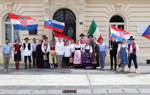 Zamjenica gradonačelnika Ksenija Ostriž održala prijem za sudionike festivala “Iz bakine škrinje”