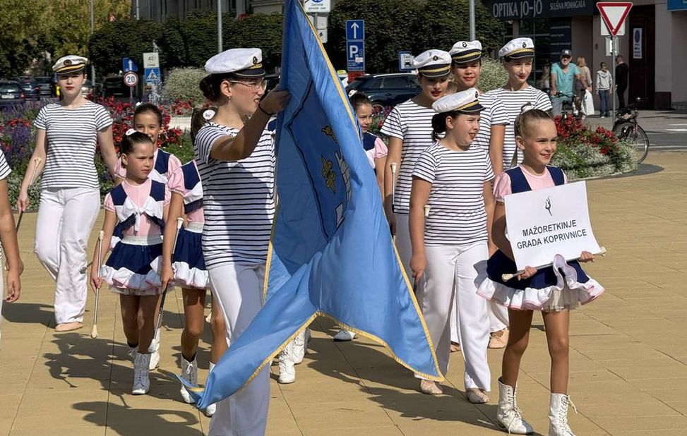 Na Zrinskom trgu održan 2. Međužupanijski susret mažoret timova