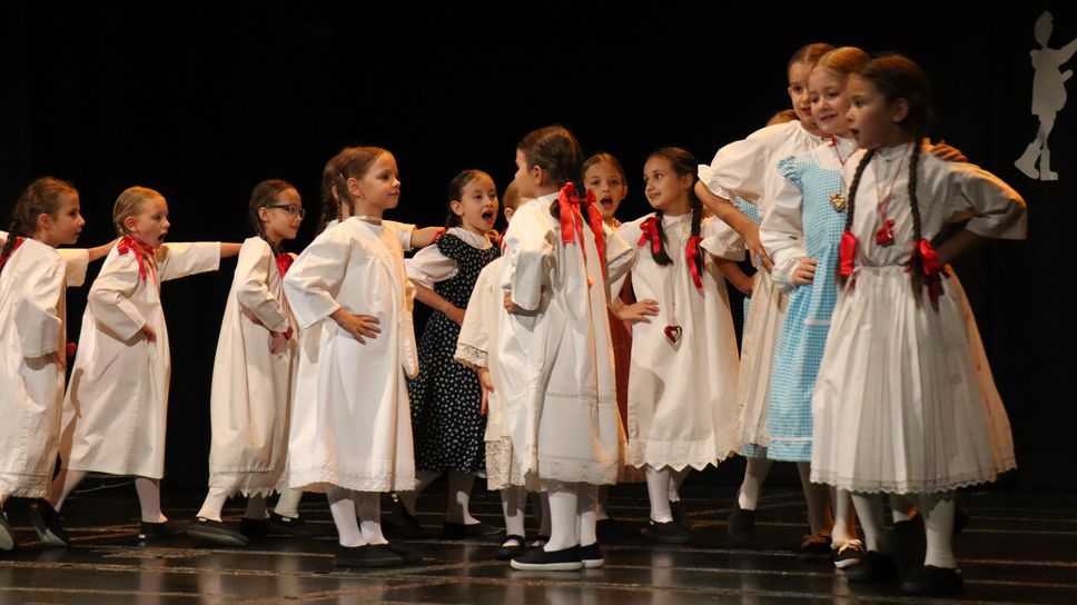 Održani 17. Međunarodni susreti dječjih folklornih grupa „U bakinom krilu“