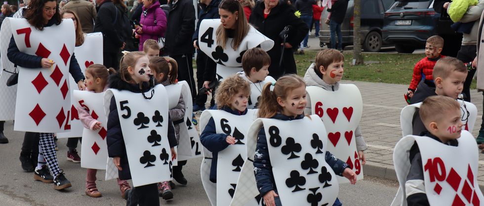 Koprivnicom zavladale maškare – više od 20 skupina u tradicionalnoj fašničkoj povorci
